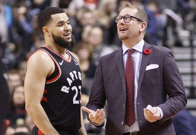 幕后家人的 幕后家人的