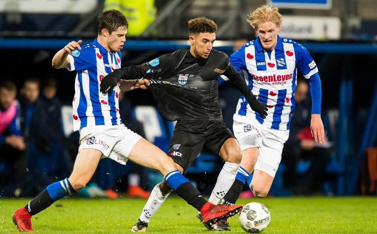 集中火力输 集中火力输