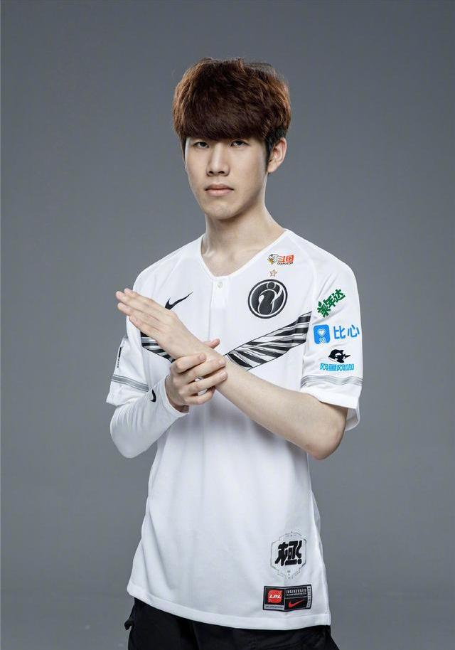 武切维奇内 武切维奇内