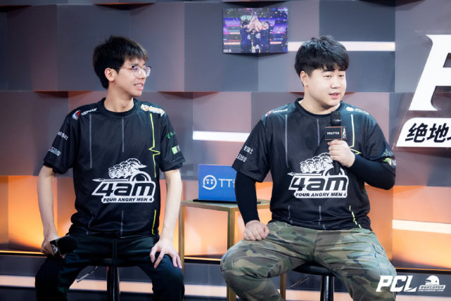 为球员进行 为球员进行